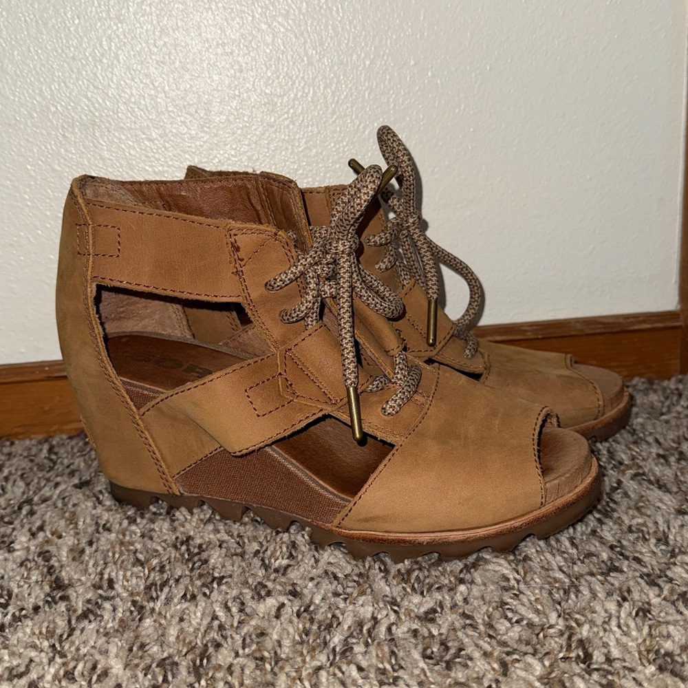 Sorel Joanie leather lace up sandals Camel Brown